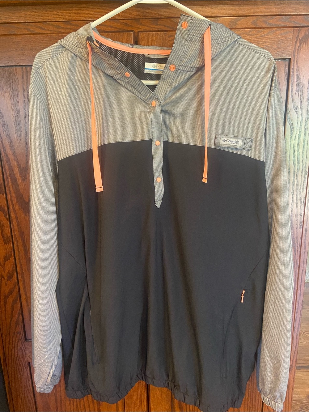 Columbia PFG Women’s Tamiami Black & Light Gray Hooded 1/4 snap Pullover XL
